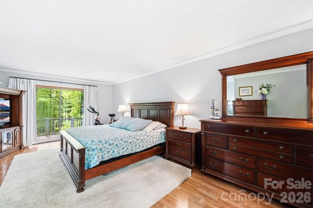 260 Tranquility Place, Hendersonville, NC 28739