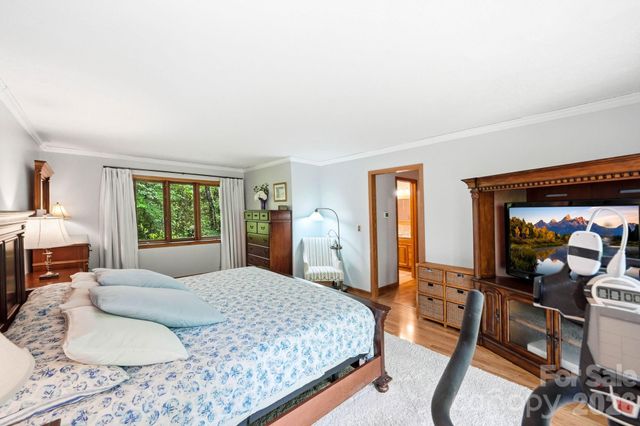 260 Tranquility Place, Hendersonville, NC 28739
