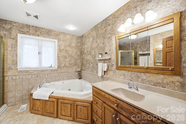 260 Tranquility Place, Hendersonville, NC 28739