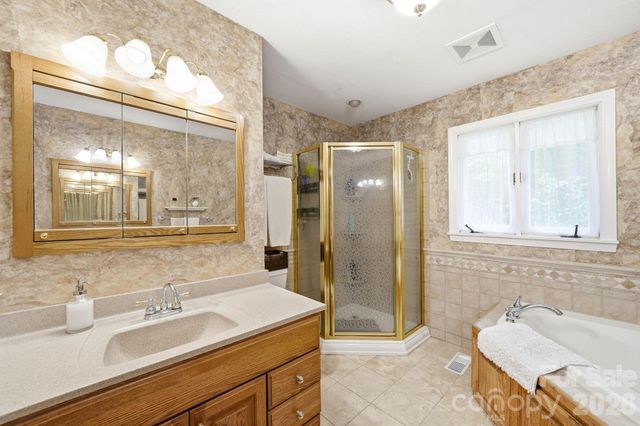 260 Tranquility Place, Hendersonville, NC 28739