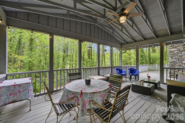 260 Tranquility Place, Hendersonville, NC 28739