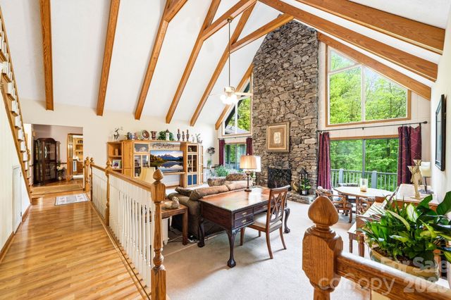 260 Tranquility Place, Hendersonville, NC 28739