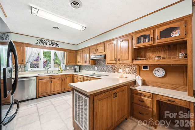 260 Tranquility Place, Hendersonville, NC 28739