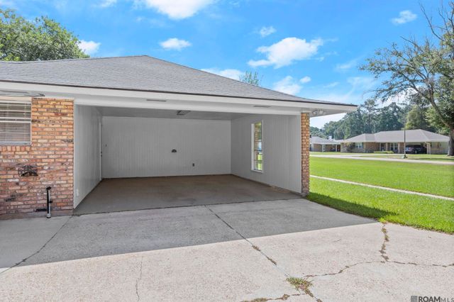 16807 Chickasaw Ave, Greenwell Springs, LA 70739