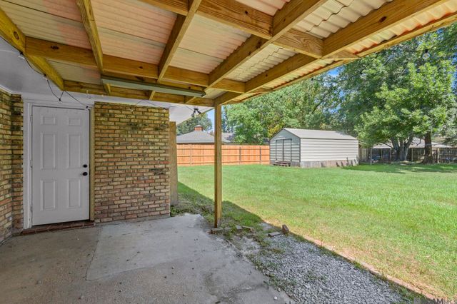 16807 Chickasaw Ave, Greenwell Springs, LA 70739