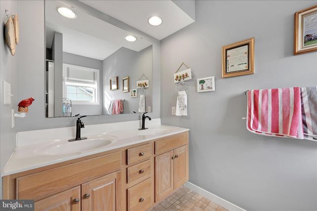 11 PATIENCE LN, Ephrata, PA 17522