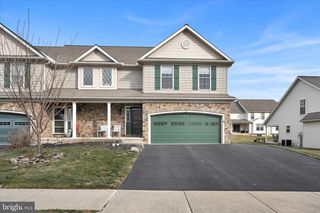 11 PATIENCE LN, Ephrata, PA 17522