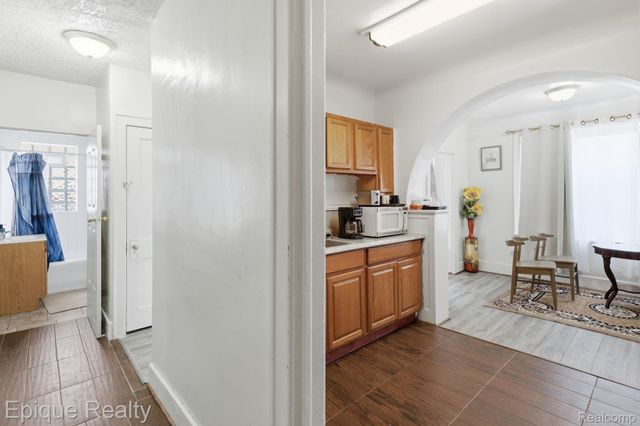 585 Southfield Road, Lincoln Park, MI 48146