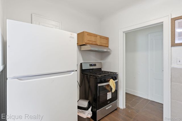 585 Southfield Road, Lincoln Park, MI 48146