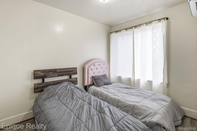 585 Southfield Road, Lincoln Park, MI 48146