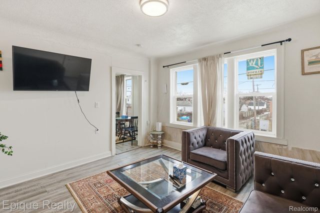 585 Southfield Road, Lincoln Park, MI 48146