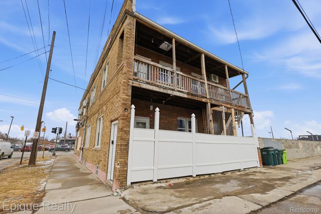 585 Southfield Road, Lincoln Park, MI 48146