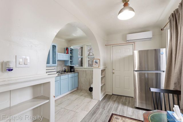 585 Southfield Road, Lincoln Park, MI 48146