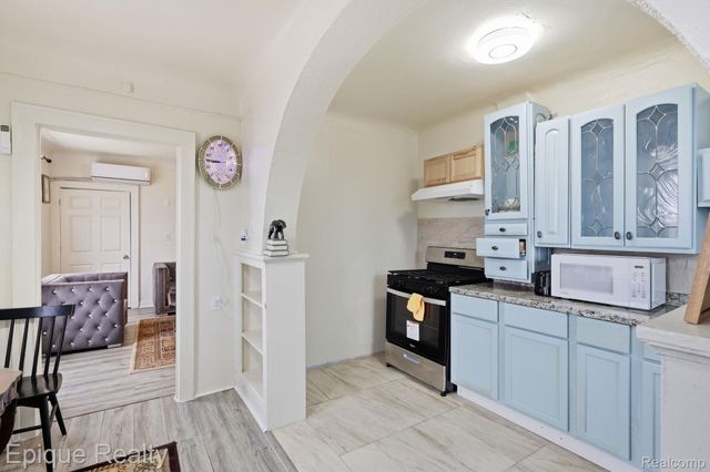 585 Southfield Road, Lincoln Park, MI 48146