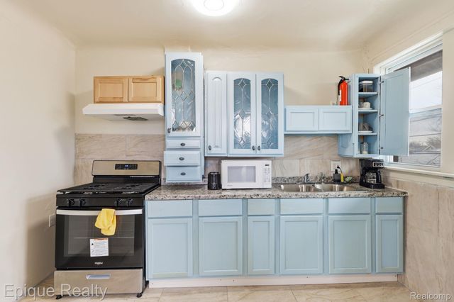 585 Southfield Road, Lincoln Park, MI 48146