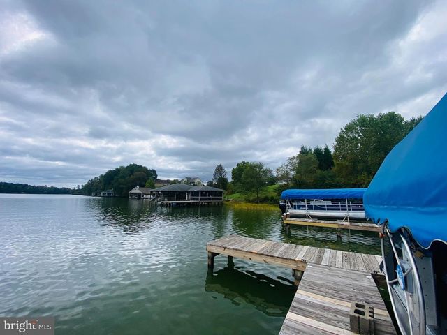 6713 SUNRISE BAY DR, Mineral, VA 23117