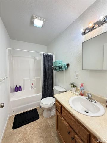 400 S McArthur, Salem, MO 65560