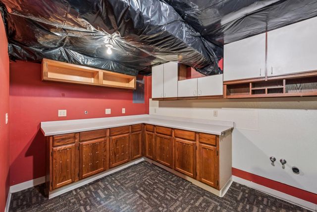 1085 Ryan Avenue W, Roseville, MN 55113
