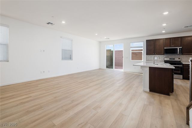 9541 Marsh Aster Street, Las Vegas, NV 89139