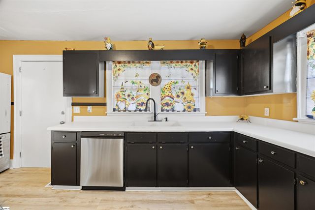 600 S Main Street, Greer, SC 29650