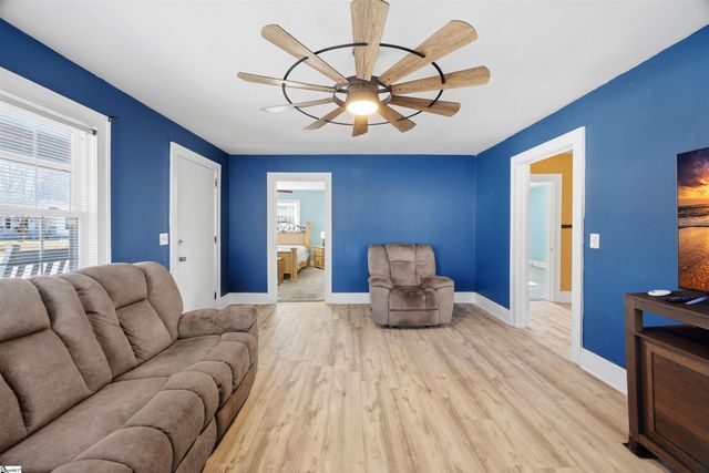 600 S Main Street, Greer, SC 29650