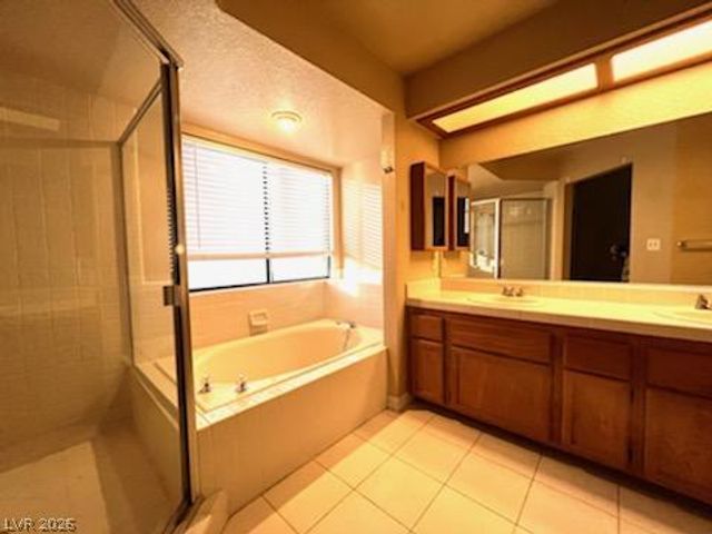 3212 Beacon Shores Circle, Las Vegas, NV 89117