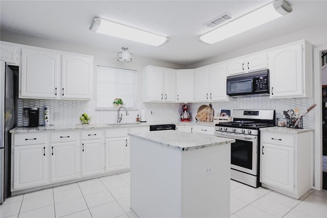 6223 Cupertino Trail, Dallas, TX 75252