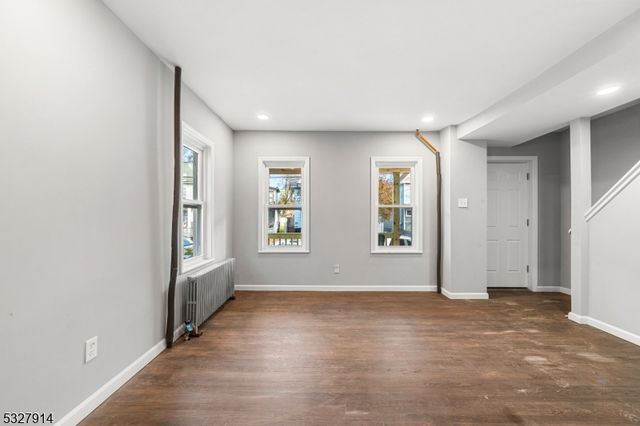 320 Lee Pl, Plainfield City, NJ 07063