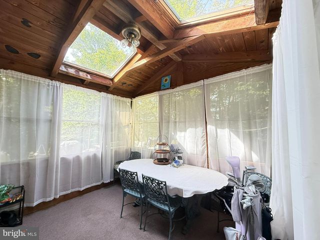 1140 COUNTRY PLACE DR, Tobyhanna, PA 18466