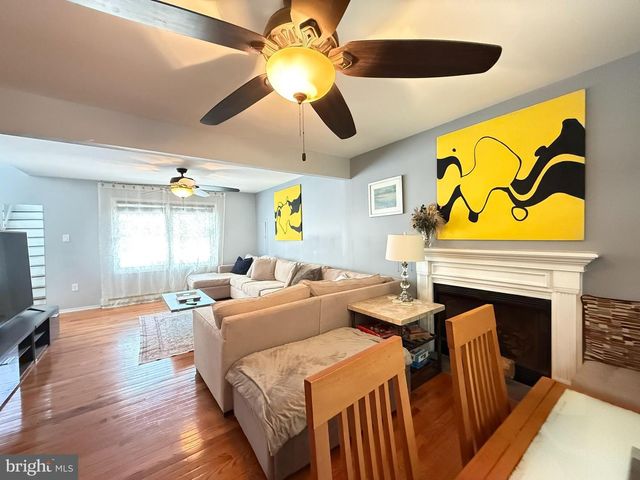 1140 COUNTRY PLACE DR, Tobyhanna, PA 18466