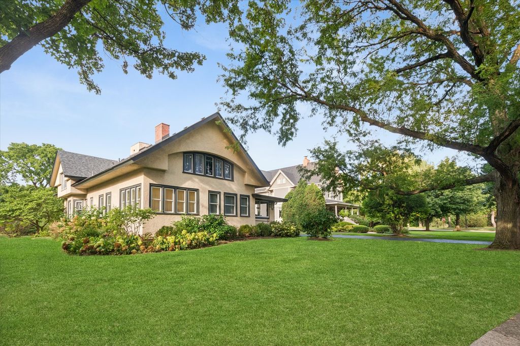 310 N Delaplaine Road, Riverside, IL 60546 — exterior