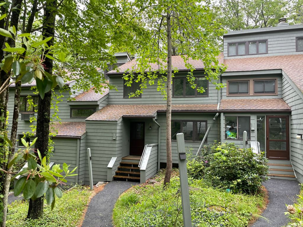 274 Cliffside Drive 274, Torrington, CT 06790