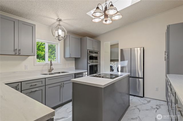 9466 Silver Creek Lane NW, Bremerton, WA 98311