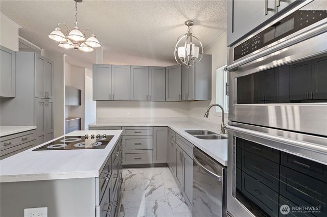 9466 Silver Creek Lane NW, Bremerton, WA 98311