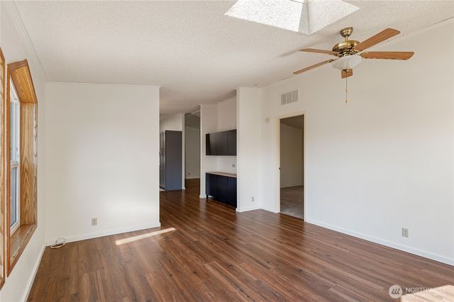 9466 Silver Creek Lane NW, Bremerton, WA 98311