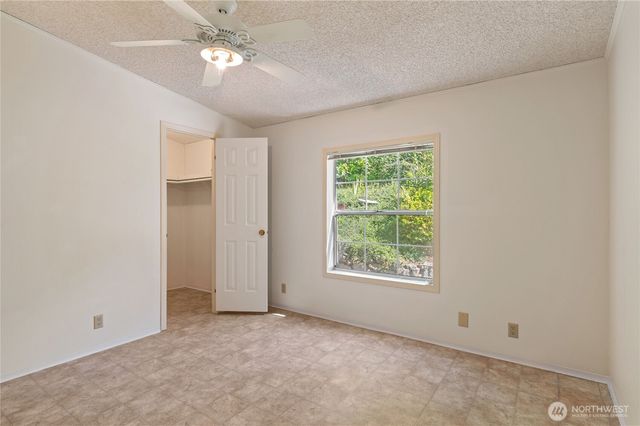 9466 Silver Creek Lane NW, Bremerton, WA 98311