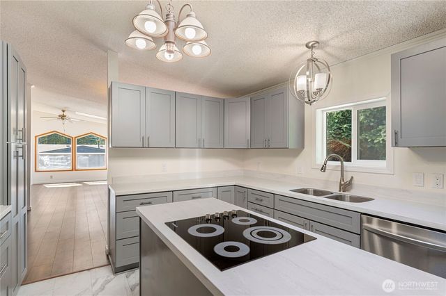 9466 Silver Creek Lane NW, Bremerton, WA 98311