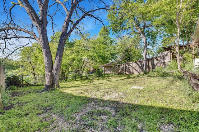 3411 Dolphin DR A, Austin, TX 78704