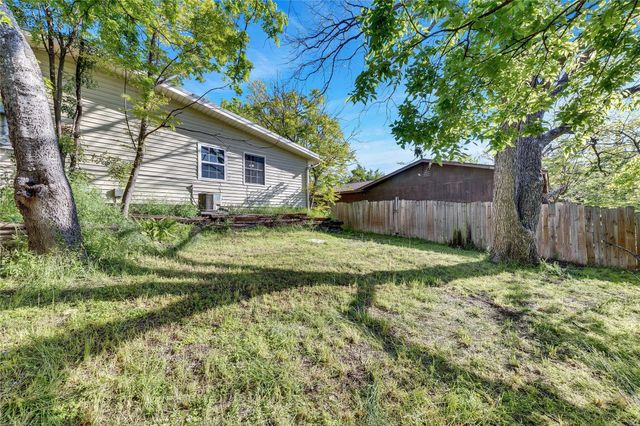 3411 Dolphin DR A, Austin, TX 78704