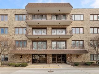 8225 N Niles Center Road N 309, Skokie, IL 60077