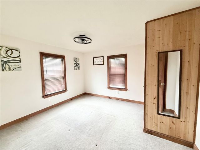 24 W Chartes St, New Castle, PA 16102