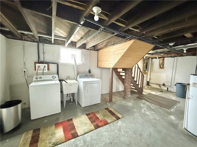 24 W Chartes St, New Castle, PA 16102