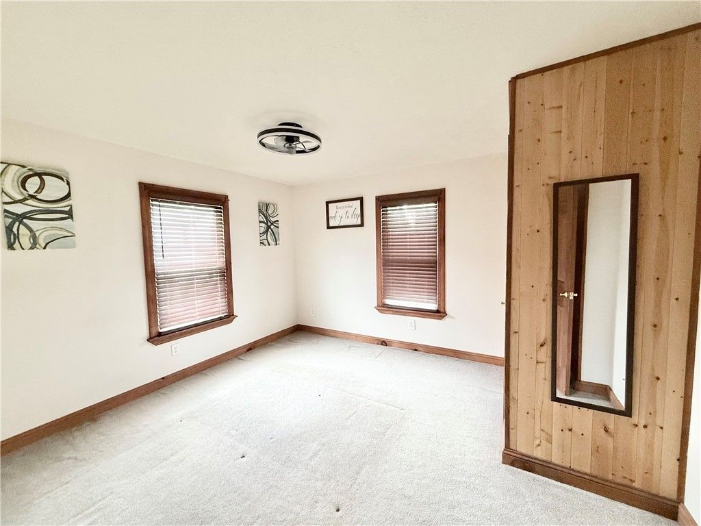 Image 19 of property listing at 24 W Chartes St, New Castle, PA 16102