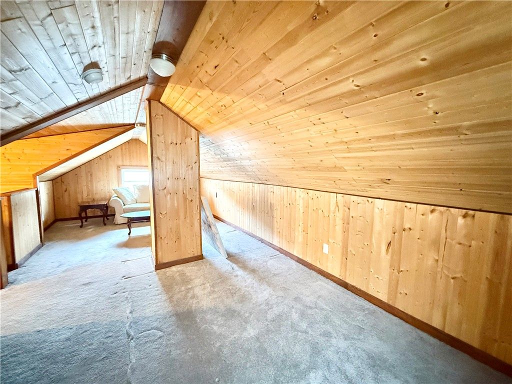 Image 21 of property listing at 24 W Chartes St, New Castle, PA 16102