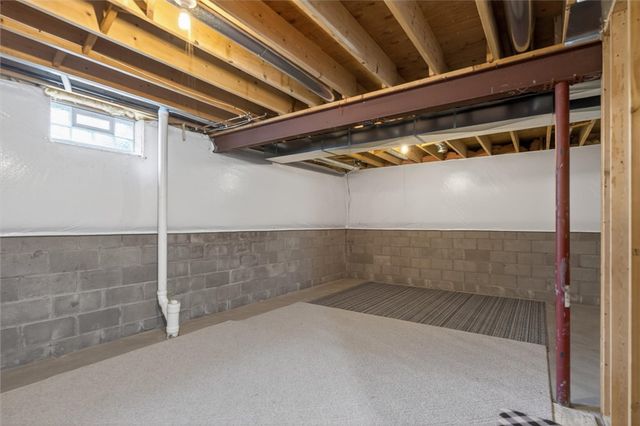 574 Dunnbridge Drive, Webster, NY 14580