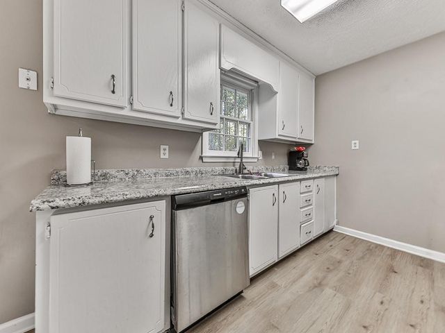 921 White Stag Lane, Canton, GA 30115