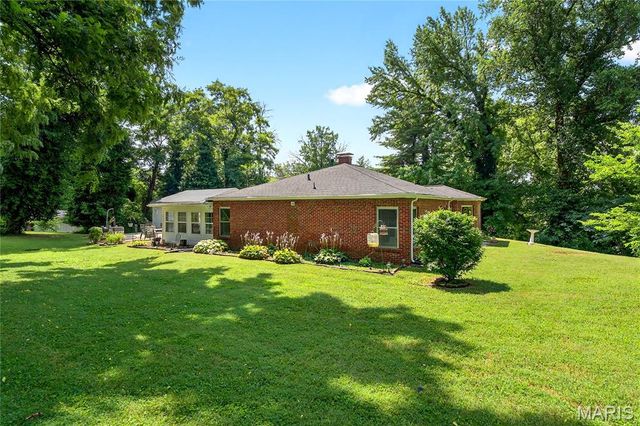 351 N 66th Street, Belleville, IL 62223