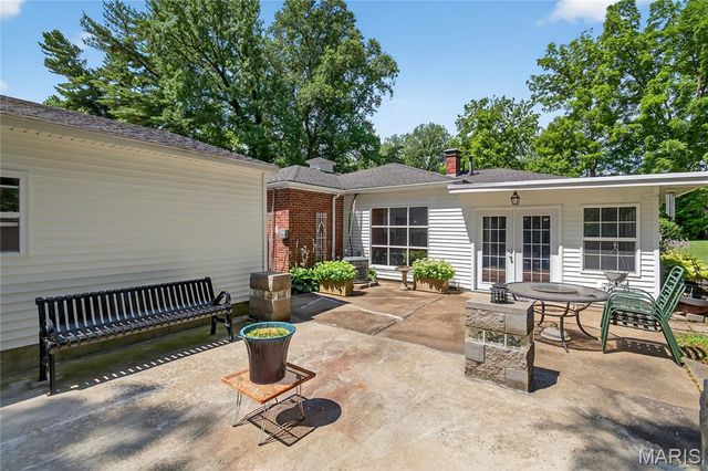 351 N 66th Street, Belleville, IL 62223