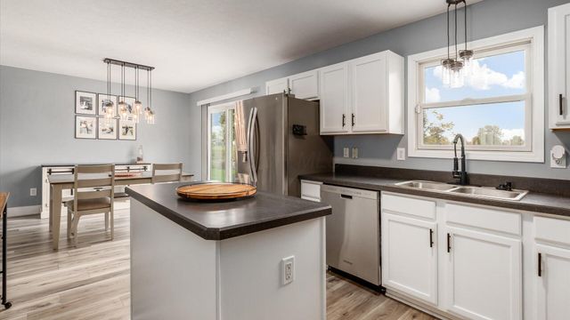 156 Glen Crossing Drive, Etna, OH 43062