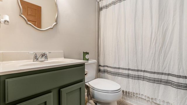 156 Glen Crossing Drive, Etna, OH 43062